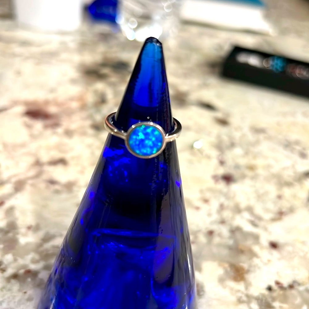 Size 7 flat turquoise stone ring